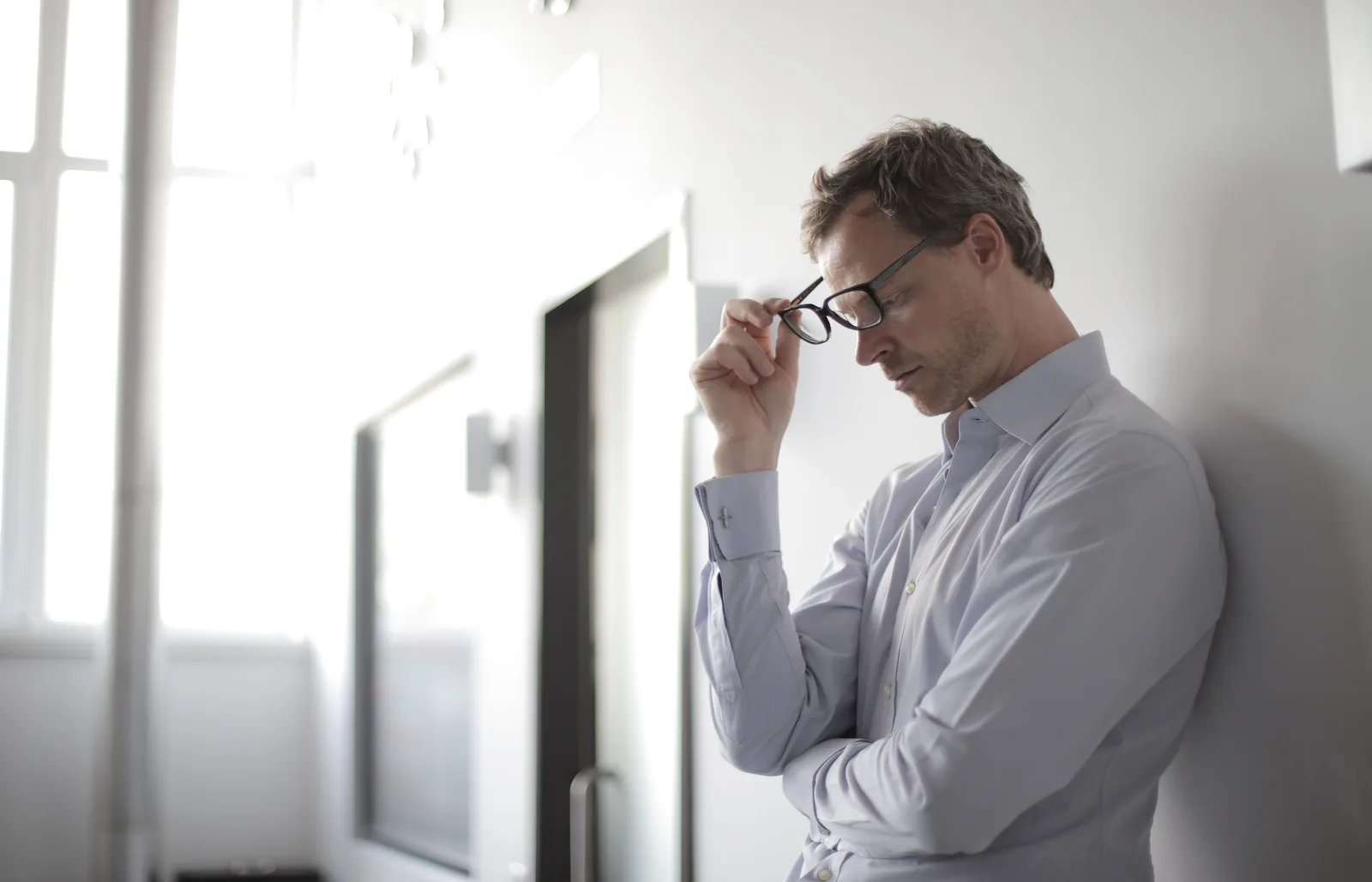 Burnout além do trabalho: por que se fala cada vez mais em esgotamento da vida contemporânea?
